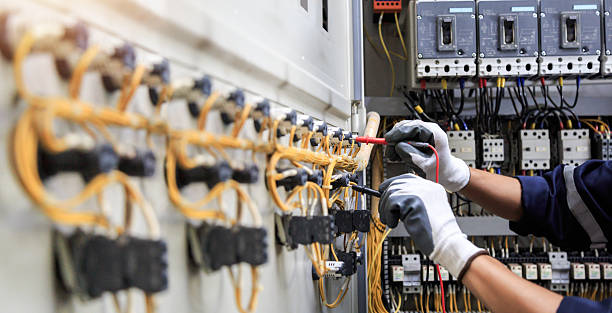 Professional Electrician technician working in Floral City, FL